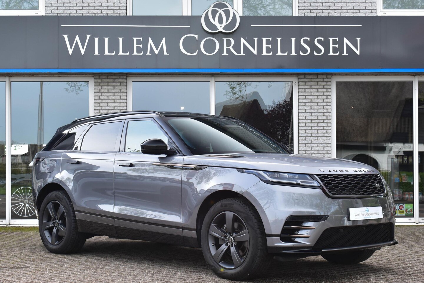 Land Rover Range Rover Velar - 2.0 P250 Turbo AWD R-Dynamic S Pano Lane Assist - AutoWereld.nl