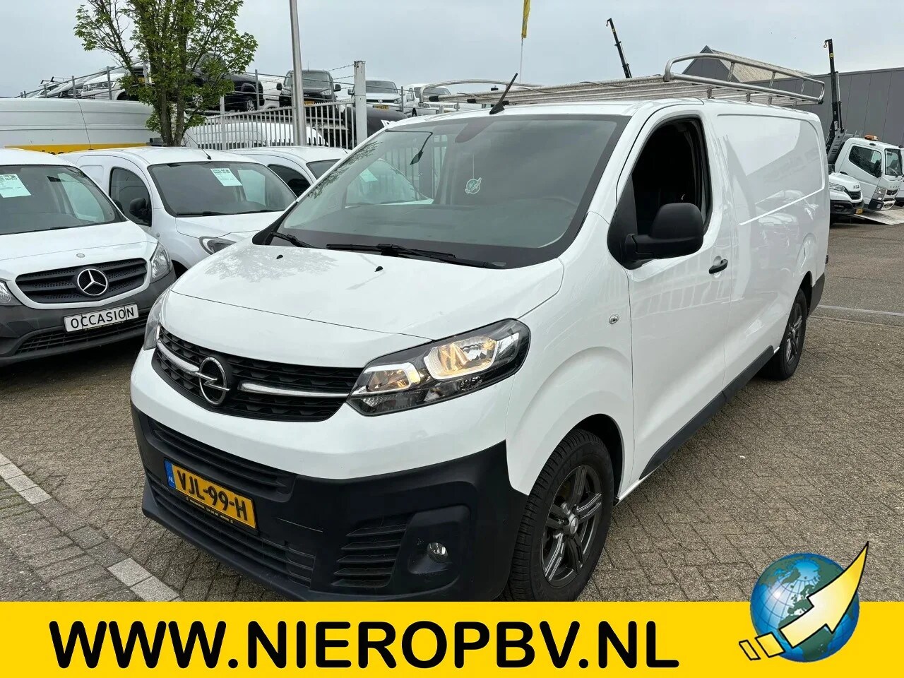 Opel Vivaro - l3 airco navi impriaal trekhaak - AutoWereld.nl