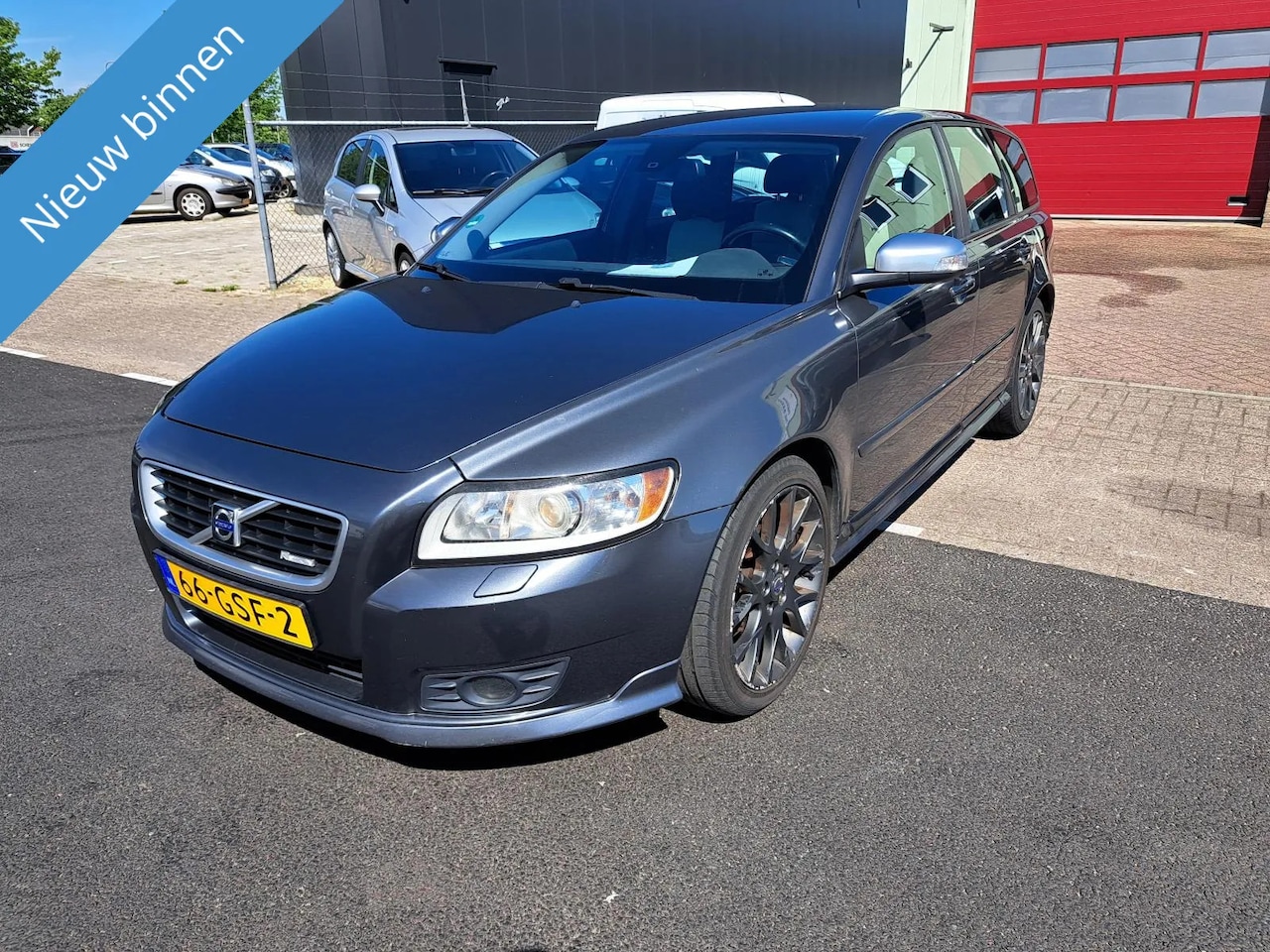 Volvo V50 - 2.0i 16v 145pkMomentum R-Design Leer Nap apk 08-24 - AutoWereld.nl