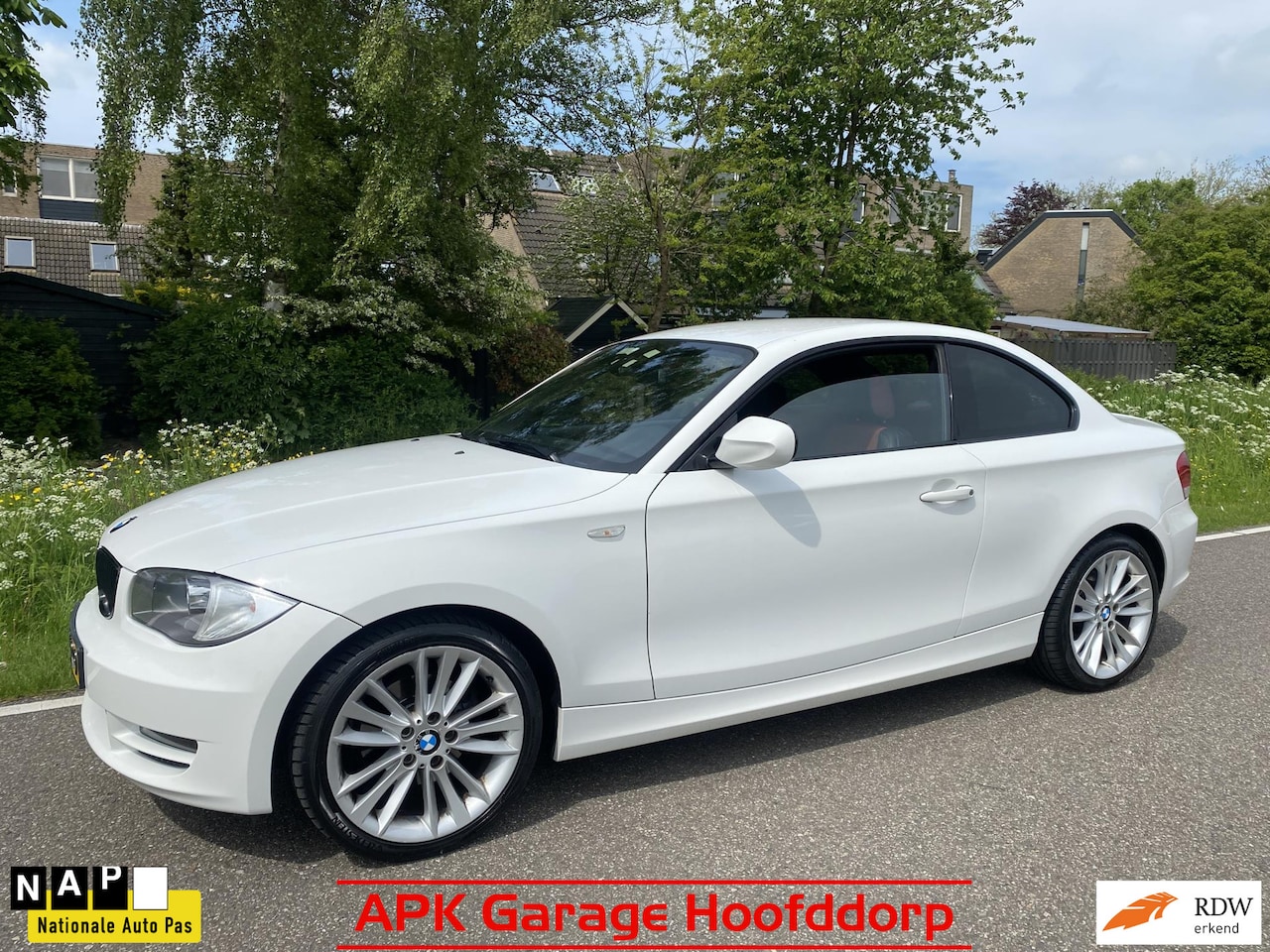 BMW 1-serie Coupé - 120i High Executive / Nieuwe ketting - AutoWereld.nl