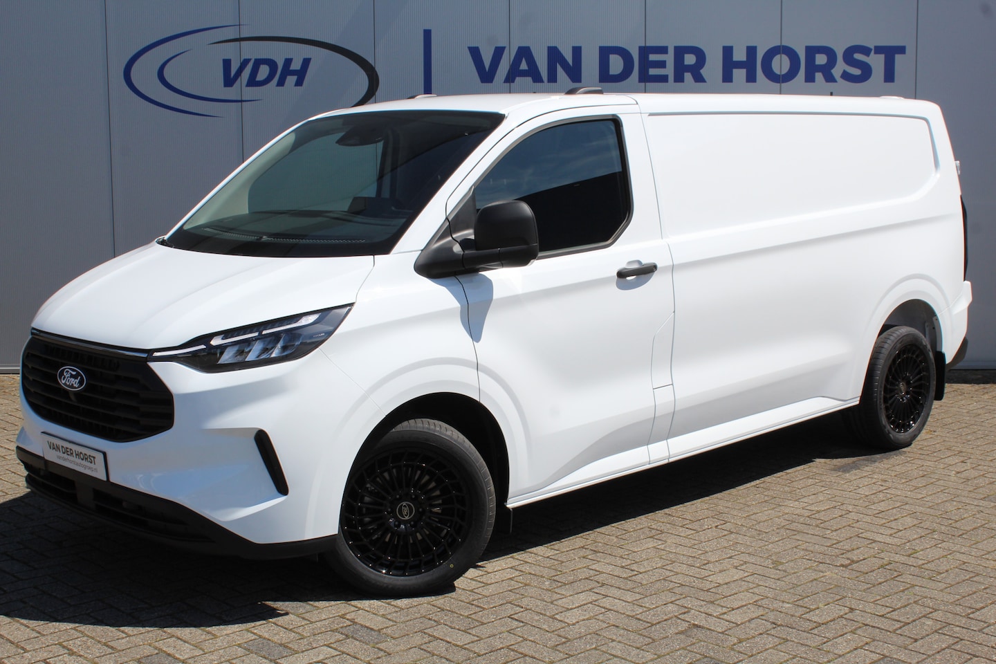 Ford Transit Custom - 300 2.0-136pk EcoBlue L2H1 Trend. Overtuig u van de kwaliteiten van dit nieuwe model Ford - AutoWereld.nl