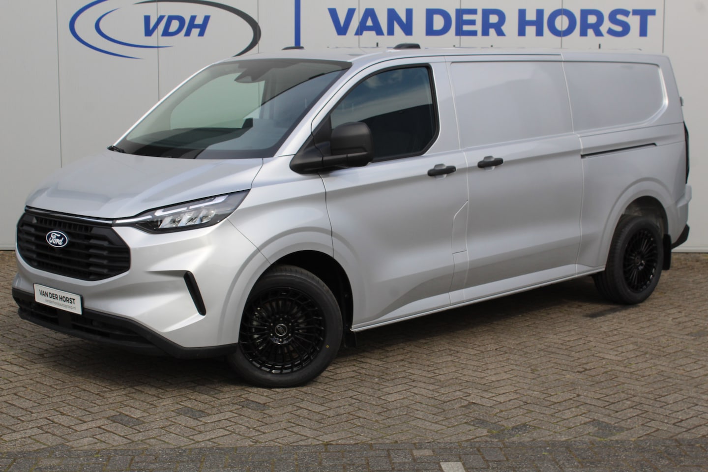 Ford Transit Custom - 320 2.0-136pk TDCI L2H1 ´Trend´, schuifdeur li. + re. ! Overtuig u van de rijkwaliteiten v - AutoWereld.nl