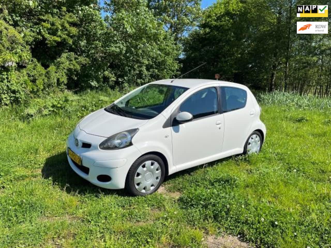 Toyota Aygo - 1.0-12V Cool 1.0-12V Cool - AutoWereld.nl