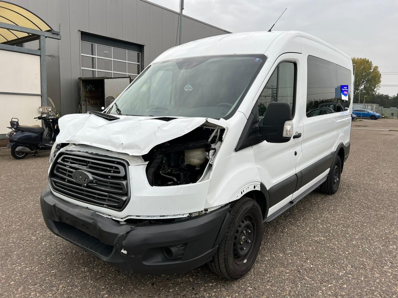 Ford Transit - 2.2 9 Persoons Airco - AutoWereld.nl