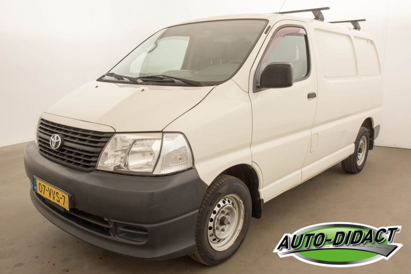 Toyota HiAce - Hi-ace 2.5 D-4D KWB Comfort - AutoWereld.nl