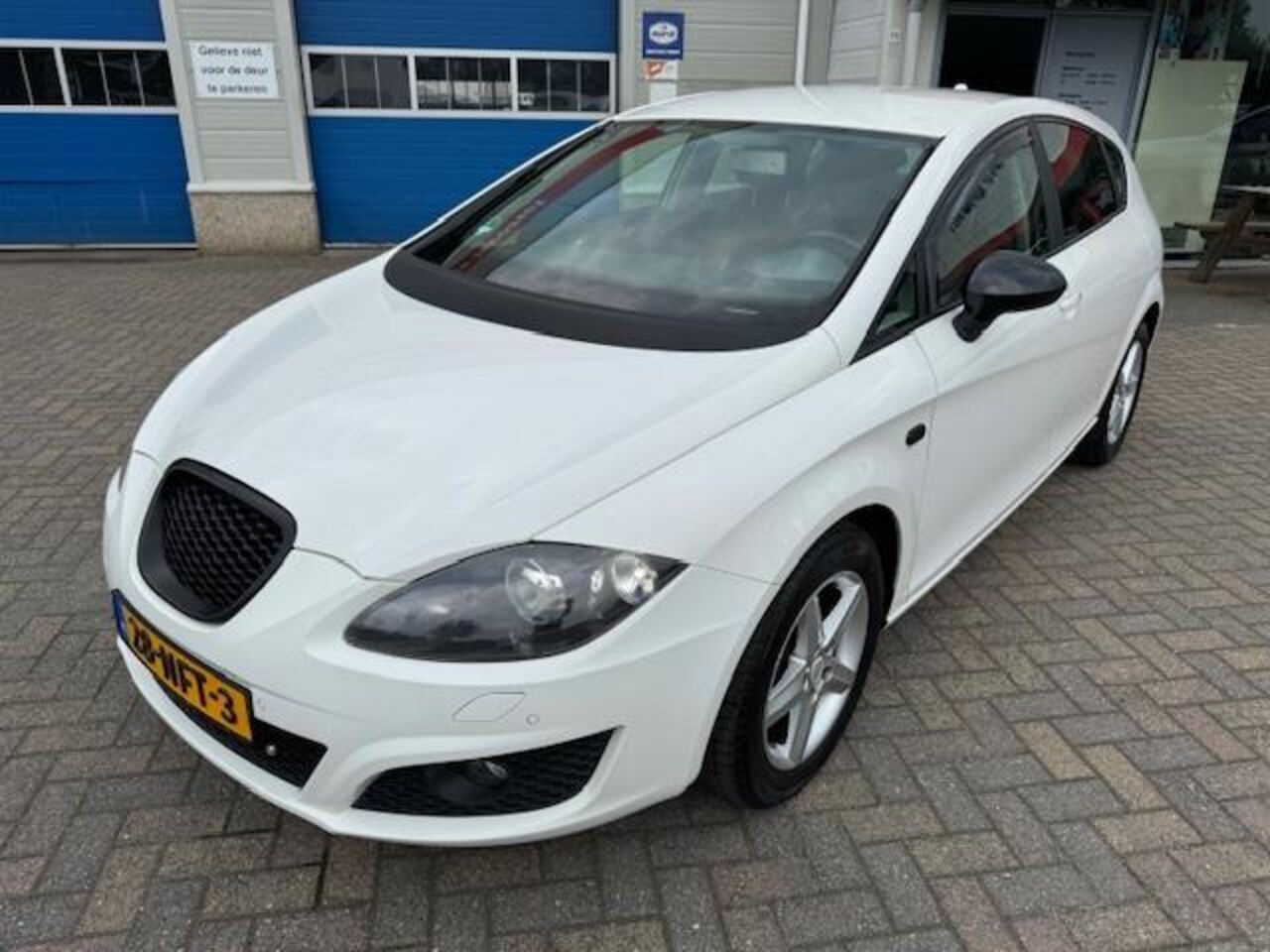 Seat Leon - 1.4TSI BUSS HIGHLINE/LEER/NAVI/XENON/NIEUWE APK - AutoWereld.nl