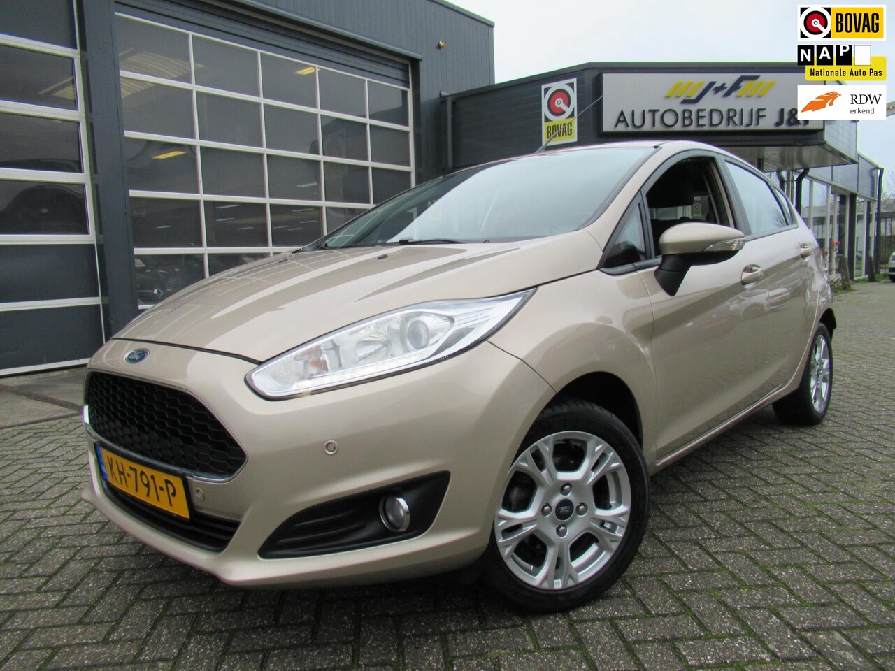 Ford Fiesta - 1.0 Style Ultimate / PDC 2x / AIRCO / LMV / 1e Eigenaar - AutoWereld.nl