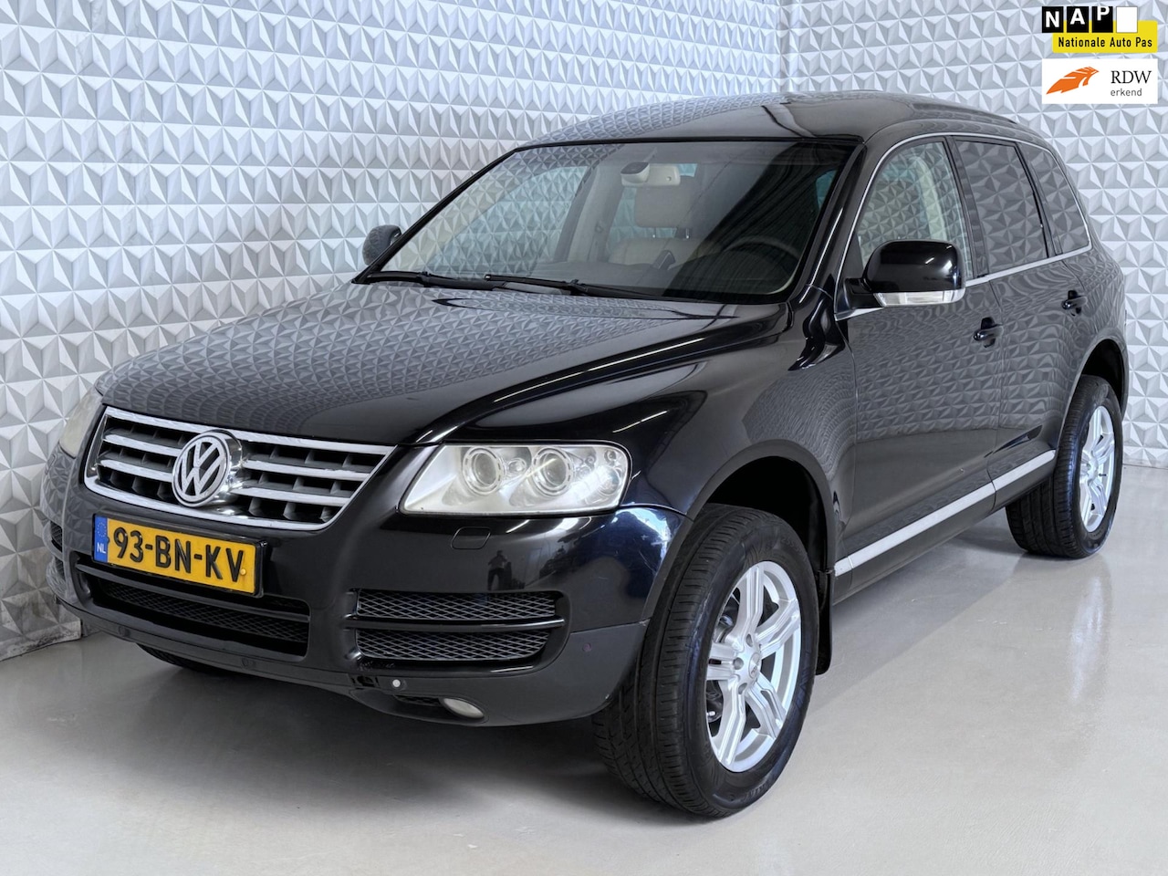 Volkswagen Touareg - 2.5 TDI VAN / GRIJS KENTEKEN (2004) - AutoWereld.nl