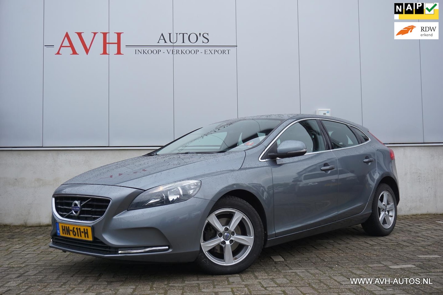 Volvo V40 - 2.0 D2 Summum Business 2.0 D2 Summum Business - AutoWereld.nl