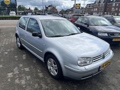 Volkswagen Golf - 2.0 Highline