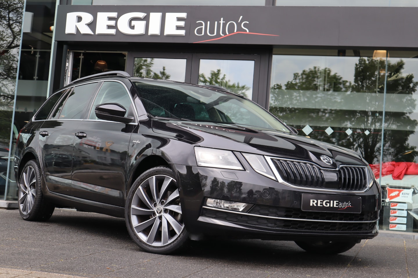 Skoda Octavia Combi - 1.5 TSI Greentech Style L&K DSG Schuifdak Navi Camera - AutoWereld.nl