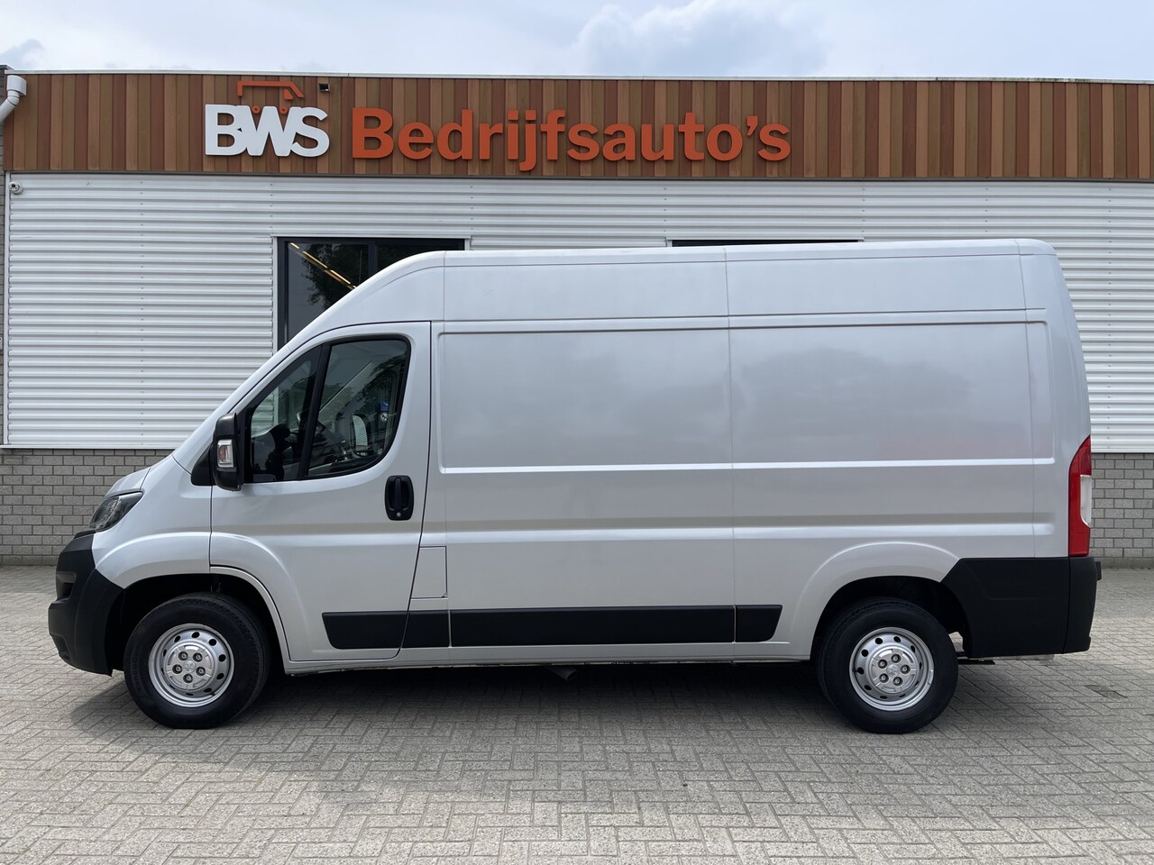 Peugeot Boxer - 333 2.0 BlueHDI 164pk L2H2 Premium / vaste prijs rijklaar € 17.950 ex btw / lease vanaf € - AutoWereld.nl