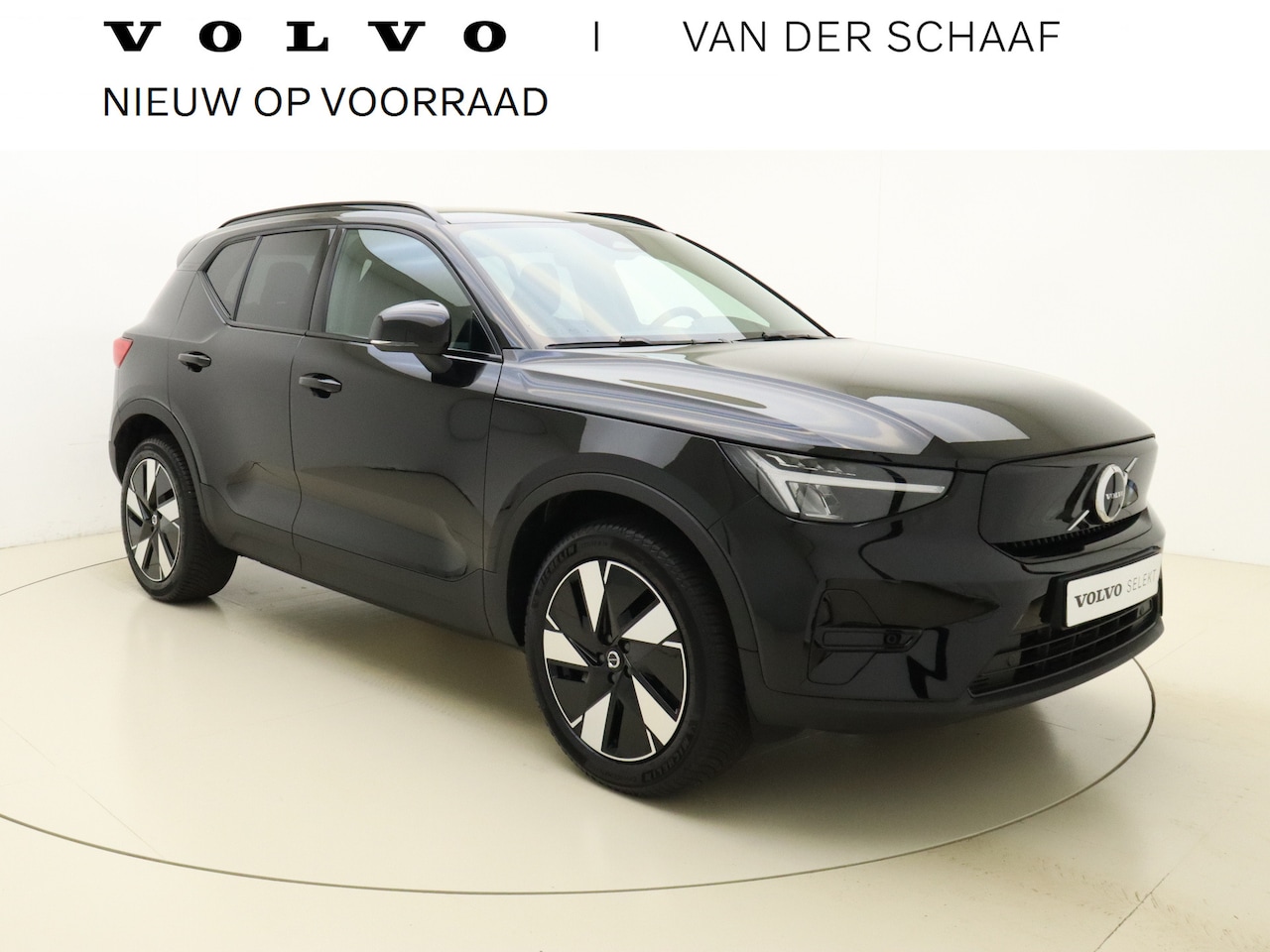 Volvo XC40 - Extended Range Plus 82 kWh / NIEUW / DIRECT LEVERBAAR / Nubuck / Getint glas / Metallic La - AutoWereld.nl