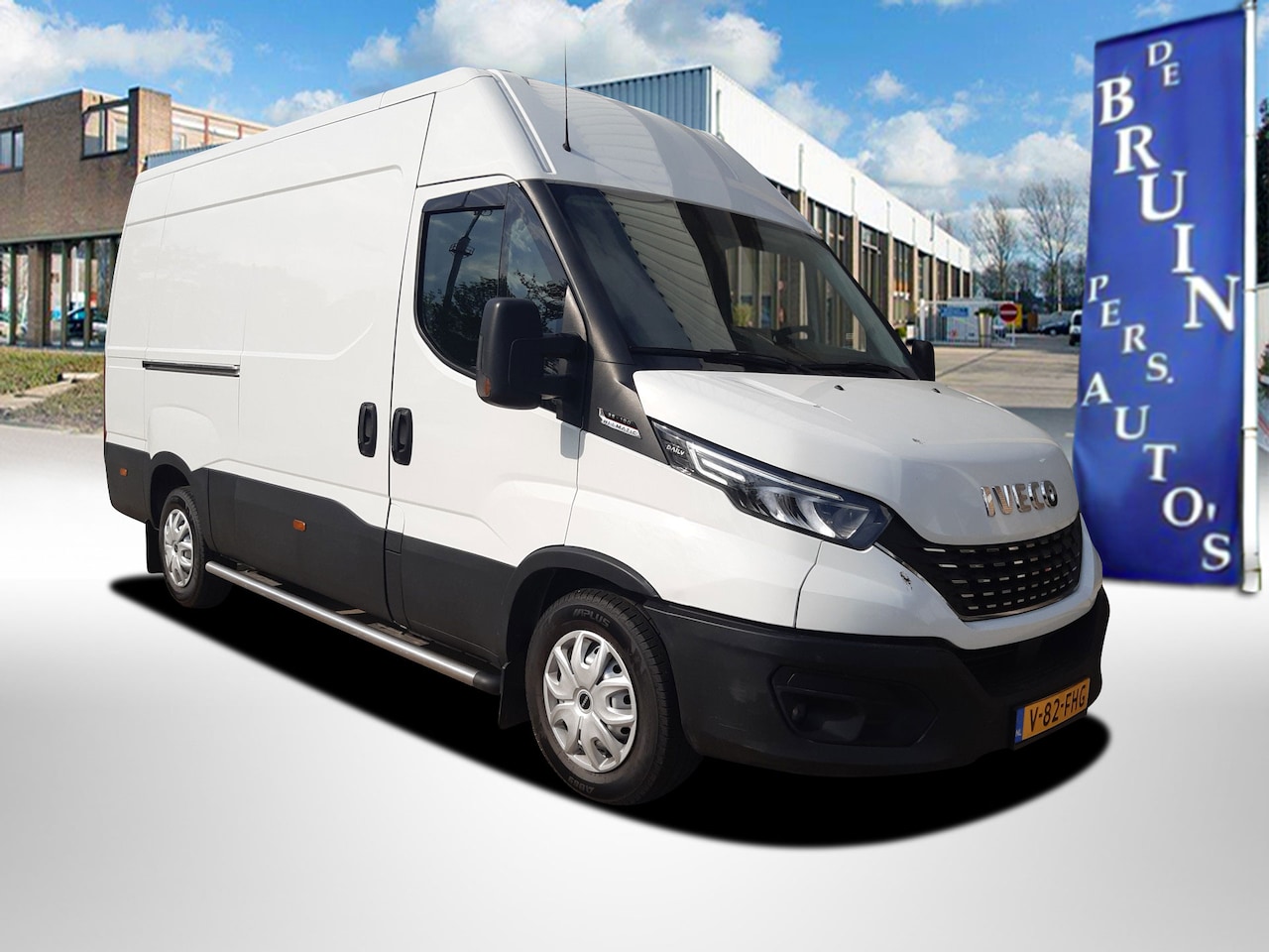 Iveco Daily - 35S18 Autm. 180 Pk Hydraulische laadklep Airco Navi Camera - AutoWereld.nl