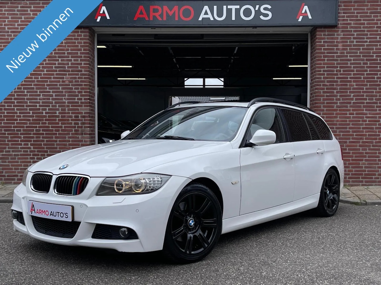 BMW 3-serie Touring - 320i M-Pakket | Pano | Navi | Rijklaar - AutoWereld.nl