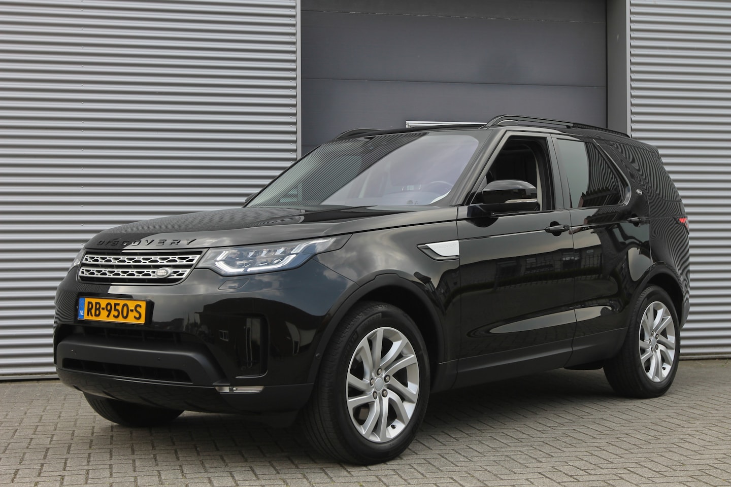 Land Rover Discovery - 2.0 Td4 HSE Luxury I 7 PERS. I AUT. I CARPLAY I PANO.DAK I LEDER - AutoWereld.nl