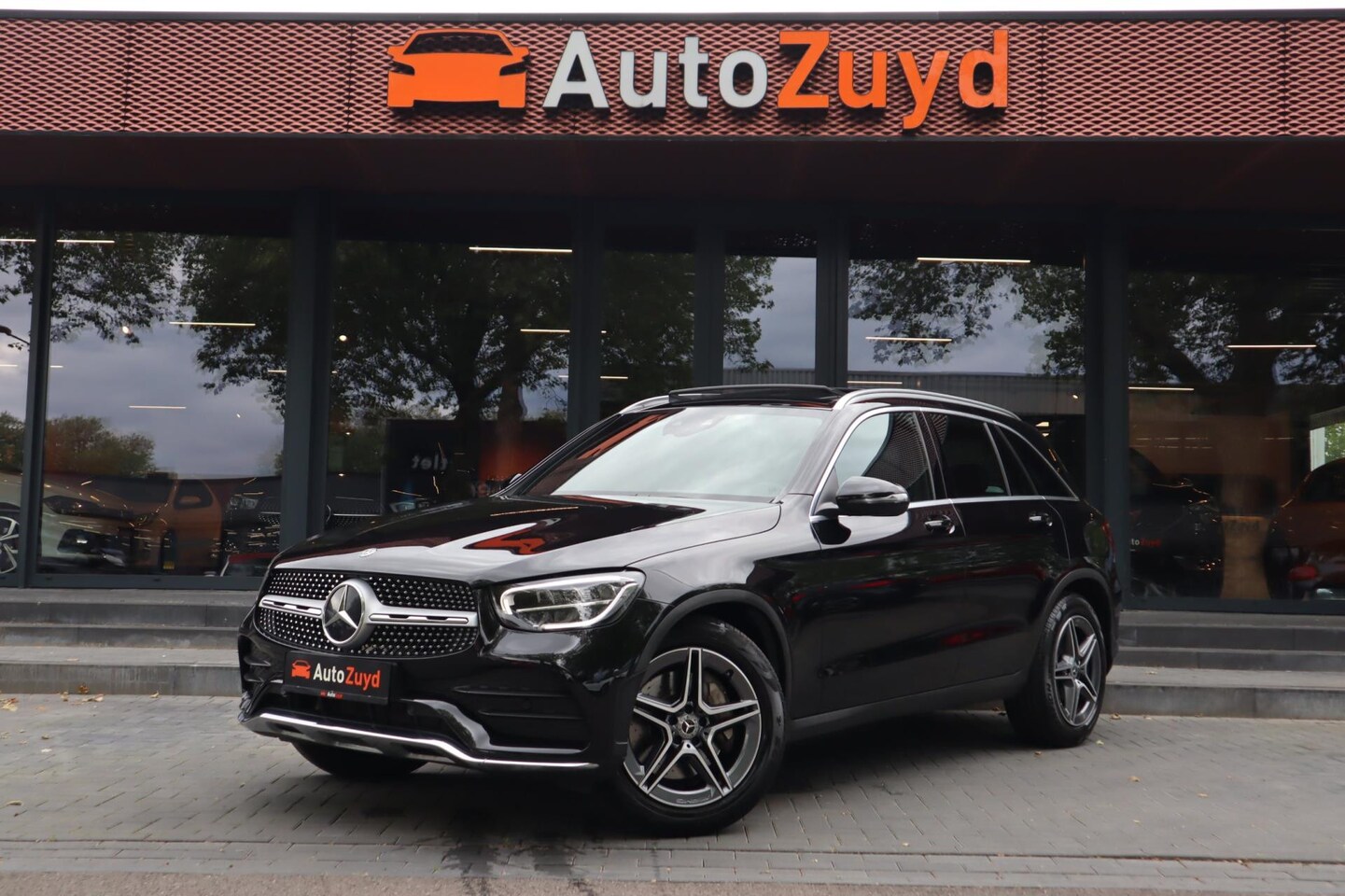 Mercedes-Benz GLC-klasse - 300 4MATIC Premium Plus Navi / Clima / Pano / CarPlay / Leer - AutoWereld.nl