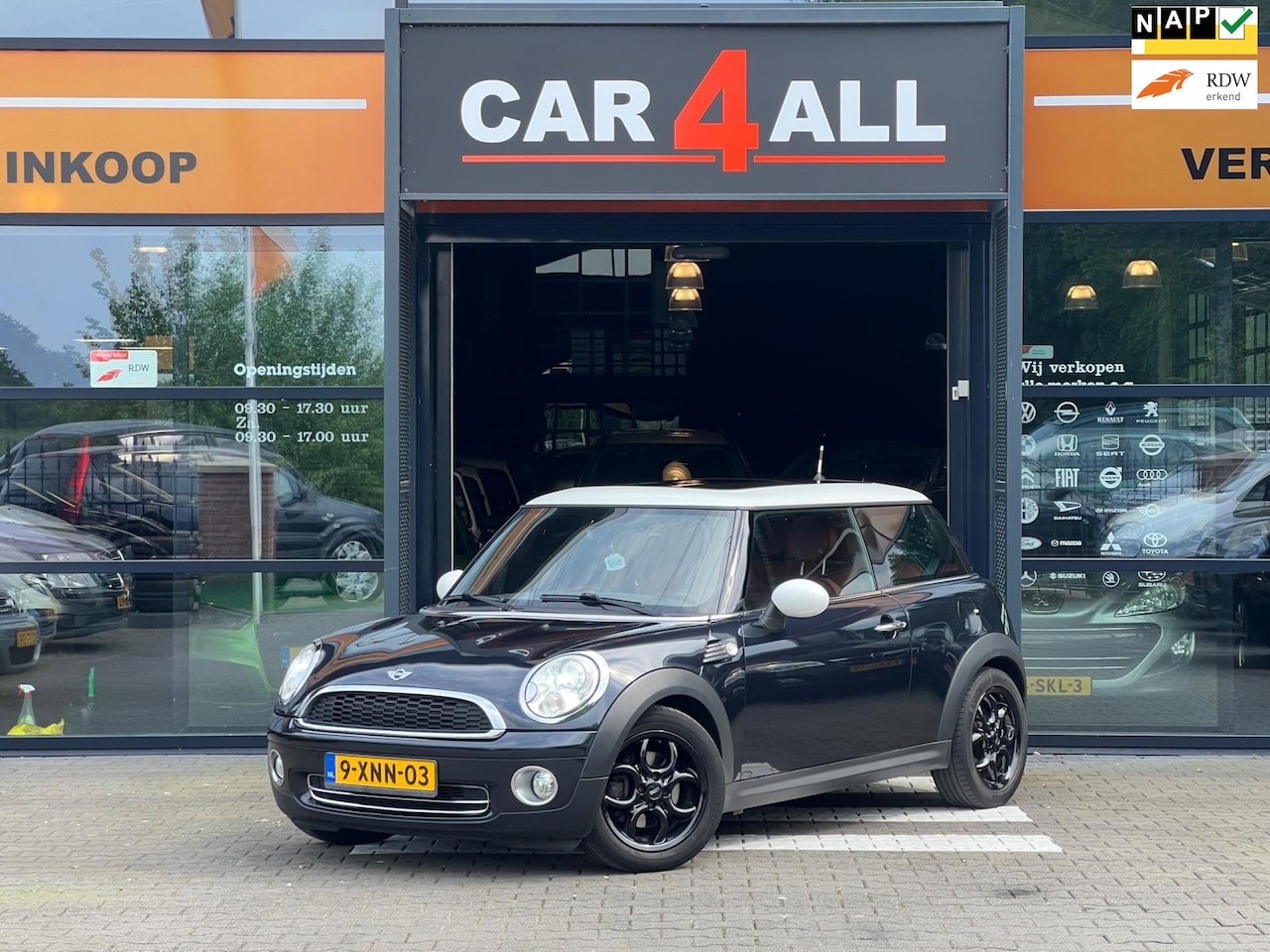 MINI Cooper - Mini 1.6 Chili CRUISE/CARPLAY/AIRCO/PDC/CAMERA/GLAZENDAK/LMVELGEN - AutoWereld.nl