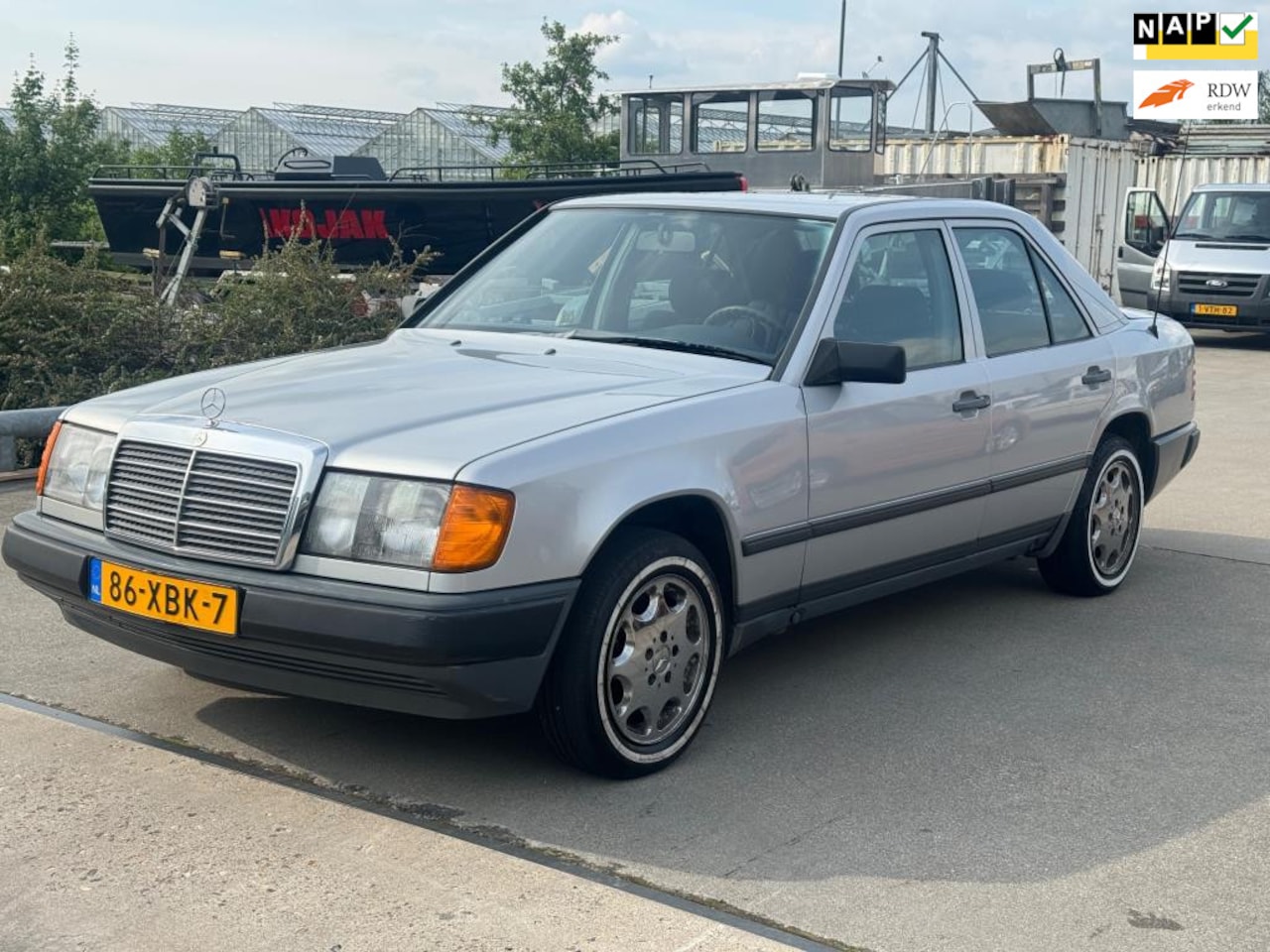 Mercedes-Benz 200-500 (W124) - 300 E automaat sedan airco 1987 - AutoWereld.nl