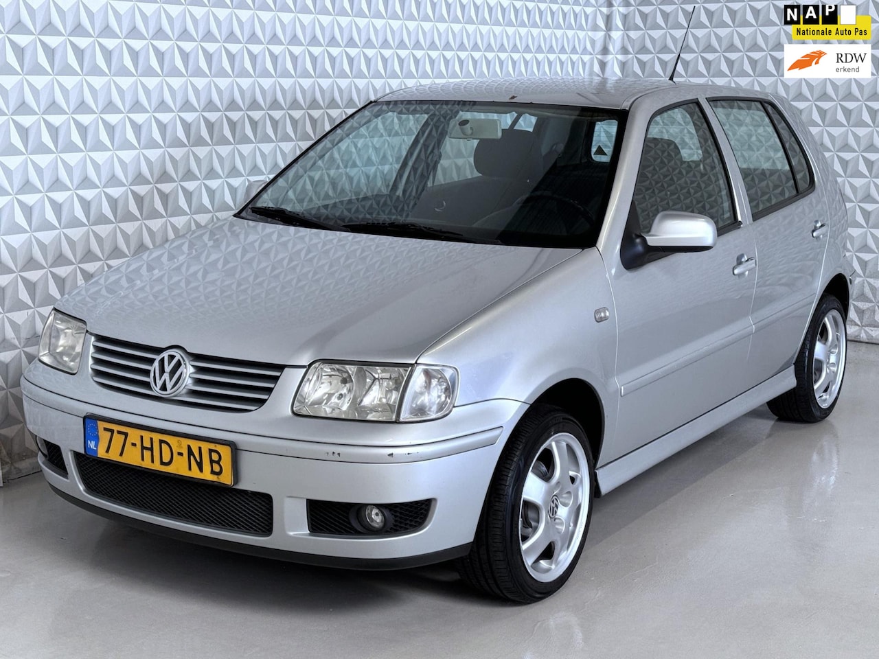 Volkswagen Polo - 1.4-16V Trendline / INRUIL KOOPJE! (2001) - AutoWereld.nl