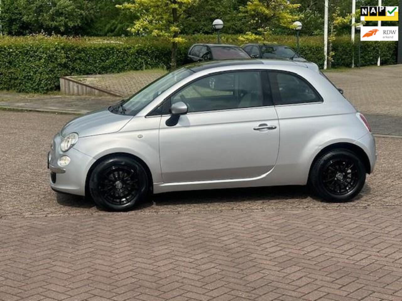 Fiat 500 - 0.9 TwinAir Lounge 0.9 TwinAir Lounge,bj.2011,kleur:grijs ! Airco,APK tot 05/2025 en NAP met 166614 km.panora - AutoWereld.nl