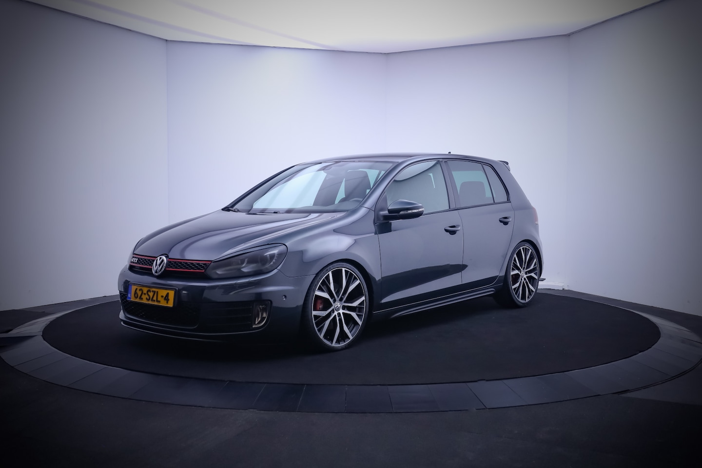 Volkswagen Golf - 2.0 GTI Lees advertentie! DYNAUDIO/XENON/NAVI/CLIMA/CRUISE/LMV 19" - AutoWereld.nl