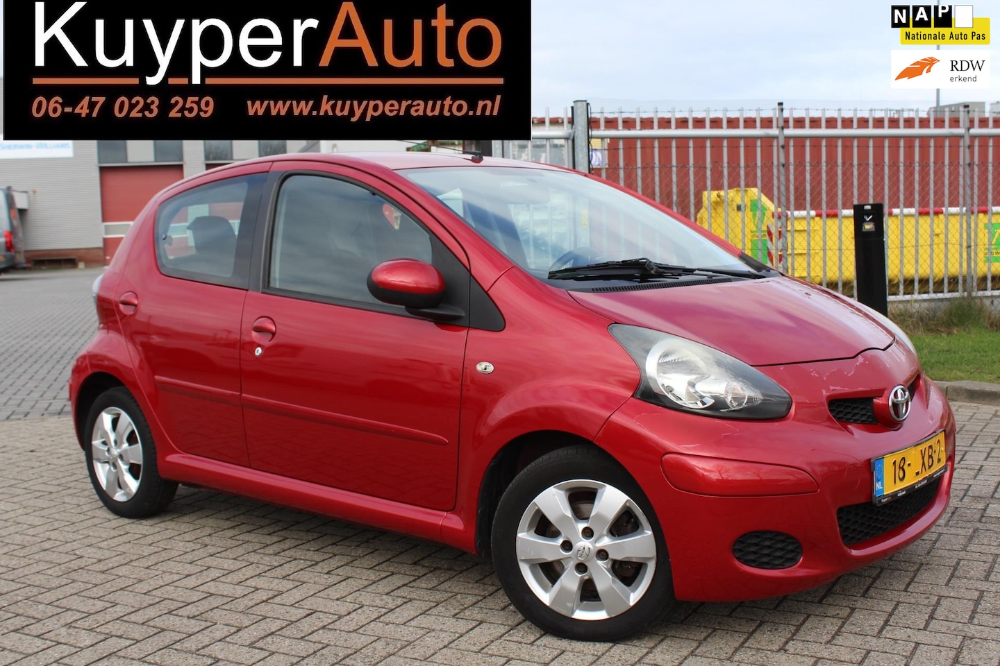 Toyota Aygo - 1.0-12V Aspiration Red 5 DRS AIRCO dealer onderhouden - AutoWereld.nl