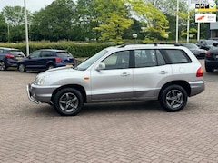 Hyundai Santa Fe - 2.0i-16V Motion, bj.2004, kleur:grijs, APK tot 06/2025 en NAP met 215158 km.trekhaak, clim