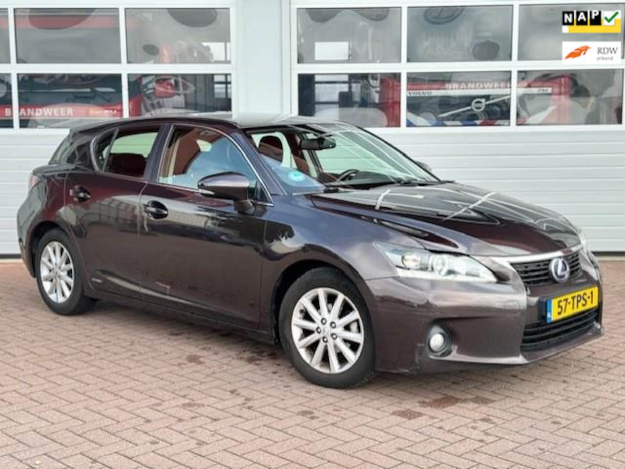 Lexus CT 200h - Business Line / DealeronderH / Navi / Camera - AutoWereld.nl