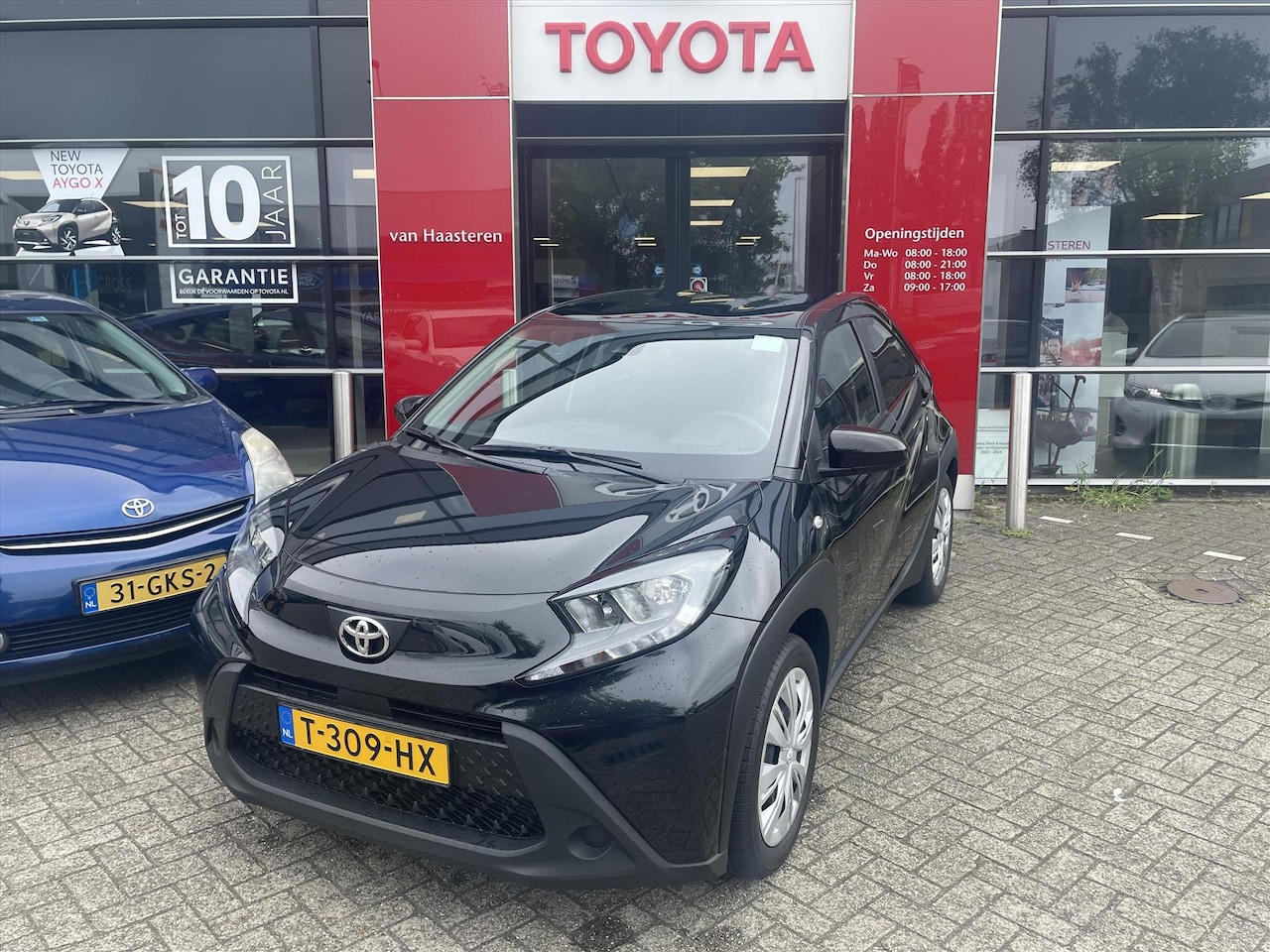 Toyota Aygo X - 1.0 VVT-i MT play 1.0 VVT-i MT 72pk Play - AutoWereld.nl