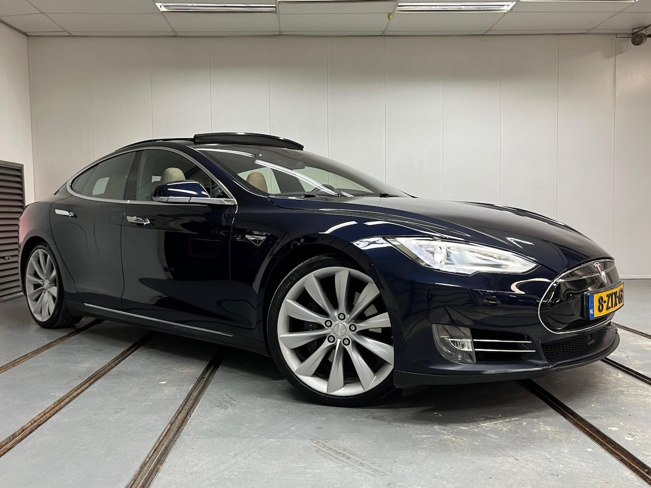 Tesla Model S - 85 Tech Pack & Cold Climate Pack - AutoWereld.nl