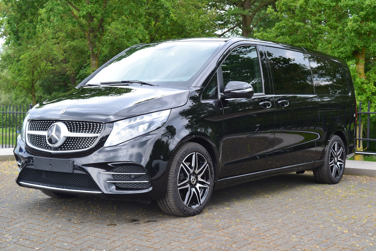 Mercedes-Benz V-klasse - 300 CDi Dubbel Cabine XL AMG-line - AutoWereld.nl