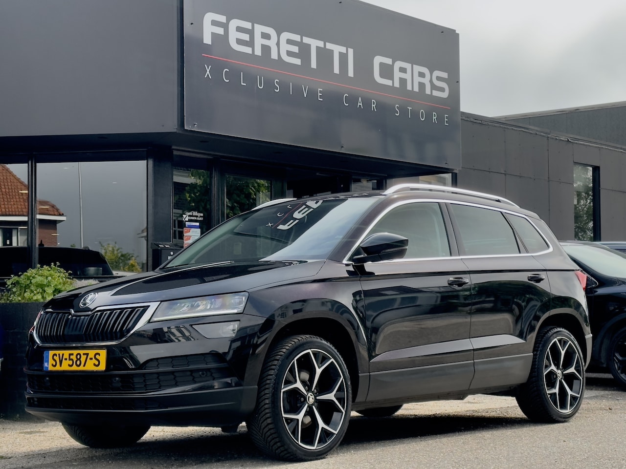 Skoda Karoq - 1.5 TSI ACT AUT7/DSG STYLE SPORT-INT NAVI PARKPILOT APPLE-CARPLAY LED 19''LMV PDC - AutoWereld.nl