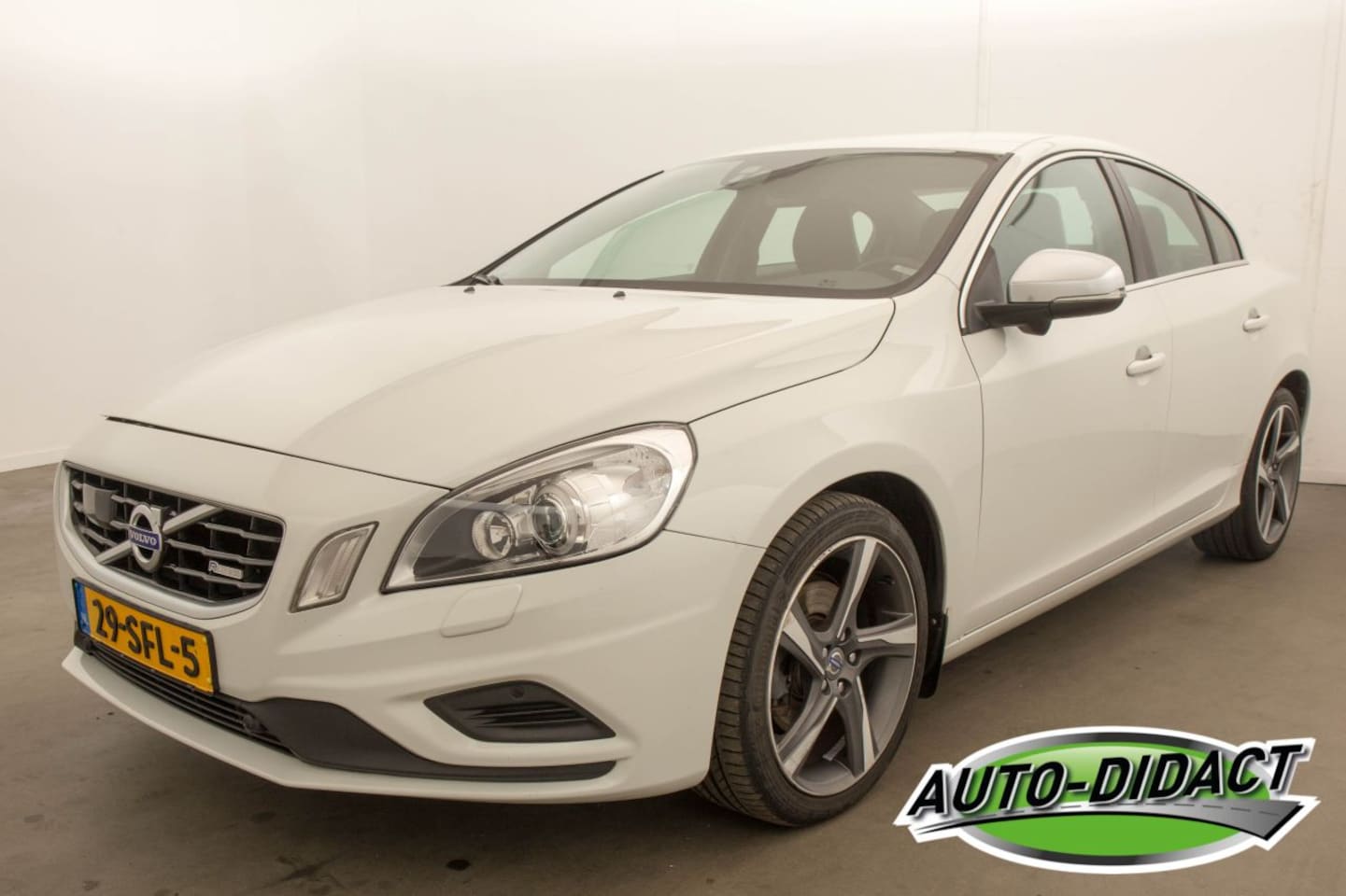 Volvo S60 - S-60 1.6 Automaat Clima T4 R-Design - AutoWereld.nl