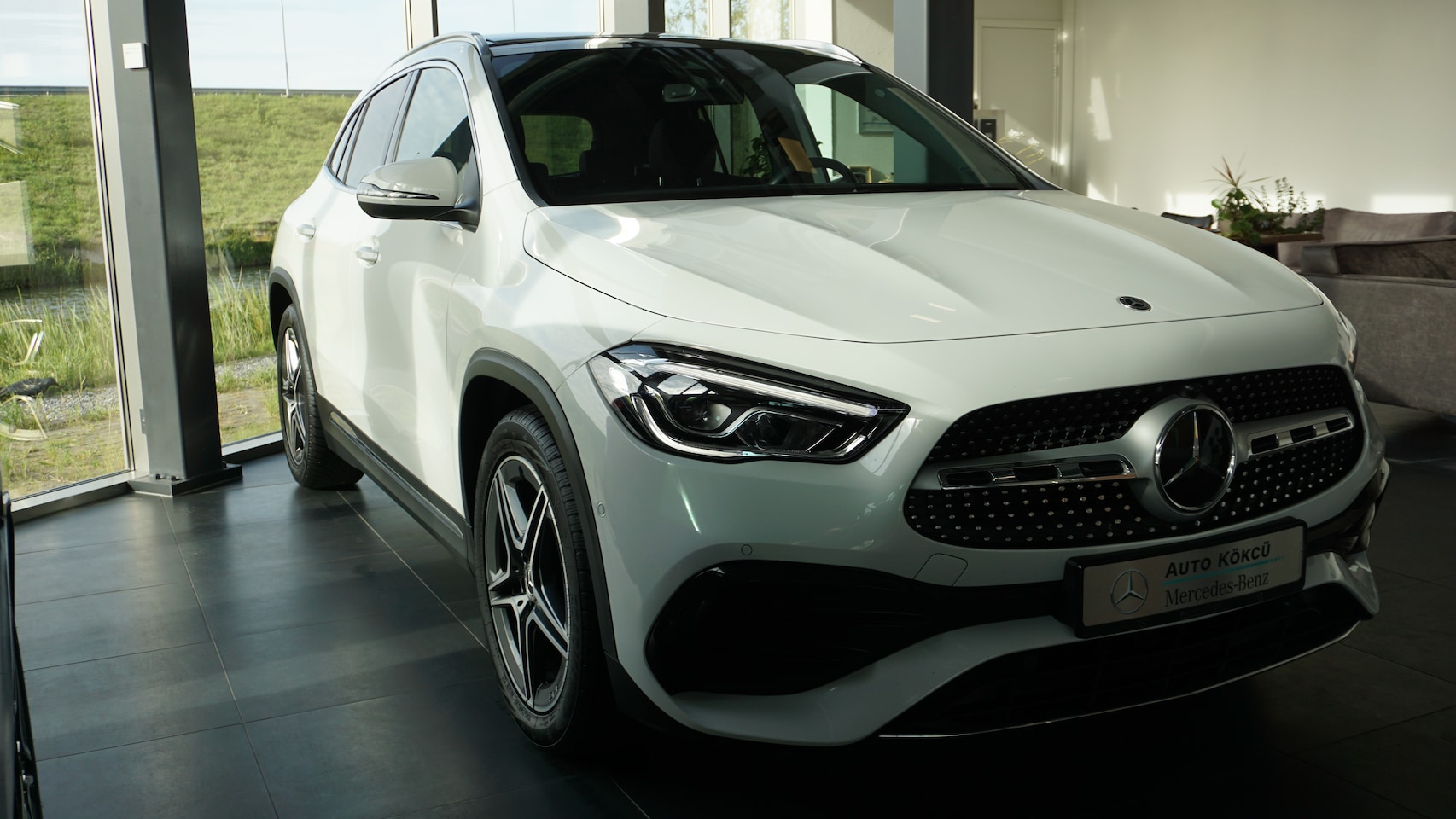 Mercedes-Benz GLA-Klasse - 200 AMG Line AMG | Pano | Distronic | Memory | Dodehoek | Sfeer - AutoWereld.nl