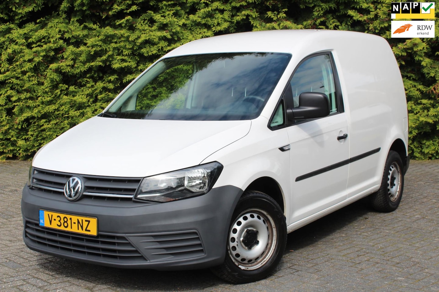 Volkswagen Caddy - 2.0 TDI L1H1 BMT 75PK | Airco | Trekhaak | Cruise Control | Distributie is vervangen! - AutoWereld.nl