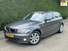 BMW 1-serie - 116i High Executive /SCHUIFDAK/CRUISE/NAVI/PDC/RIJDTSUPER/