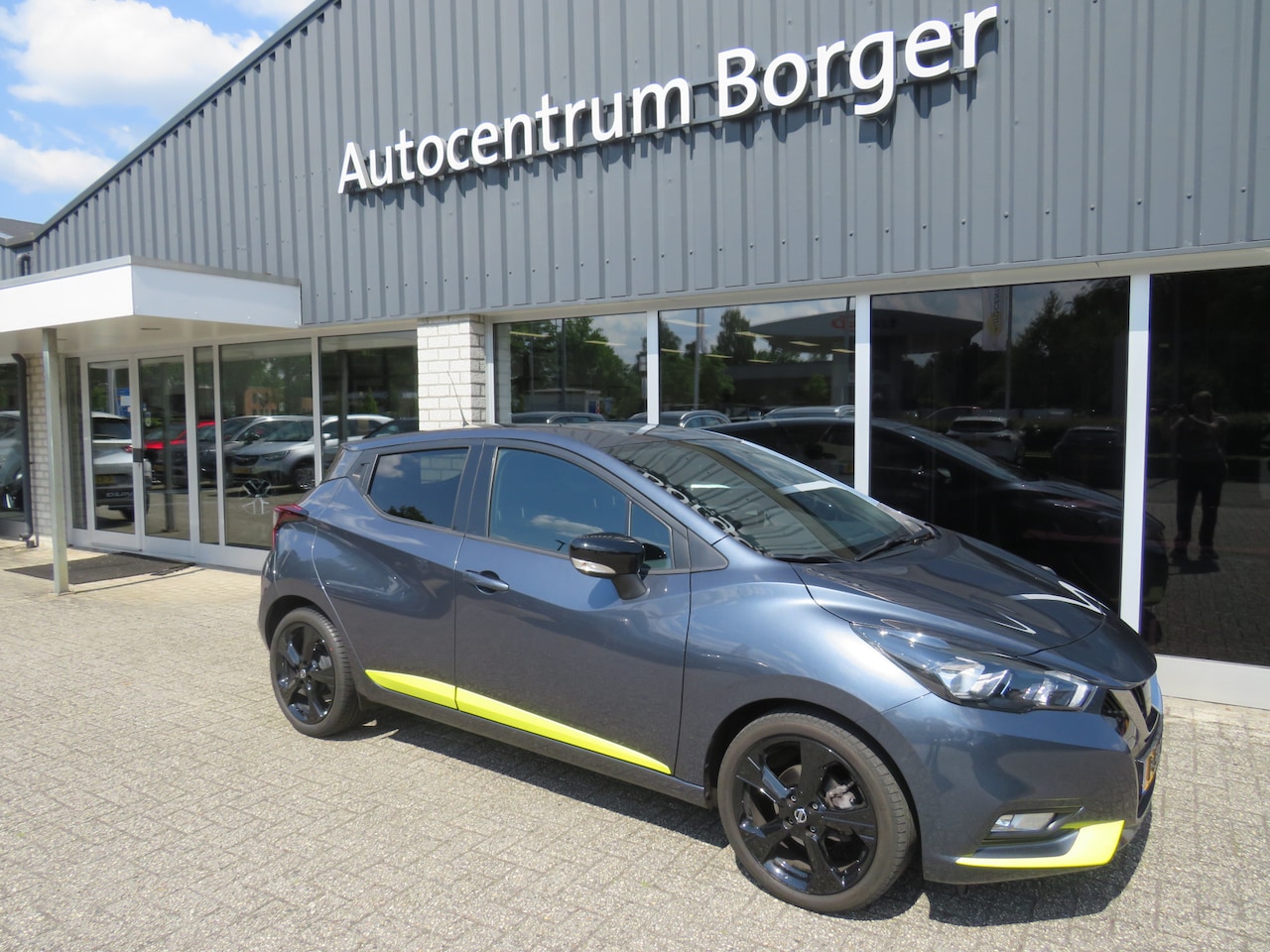 Nissan Micra - 1.0 IG-T Kiiro clima/cruise/17"LM /PDC - AutoWereld.nl