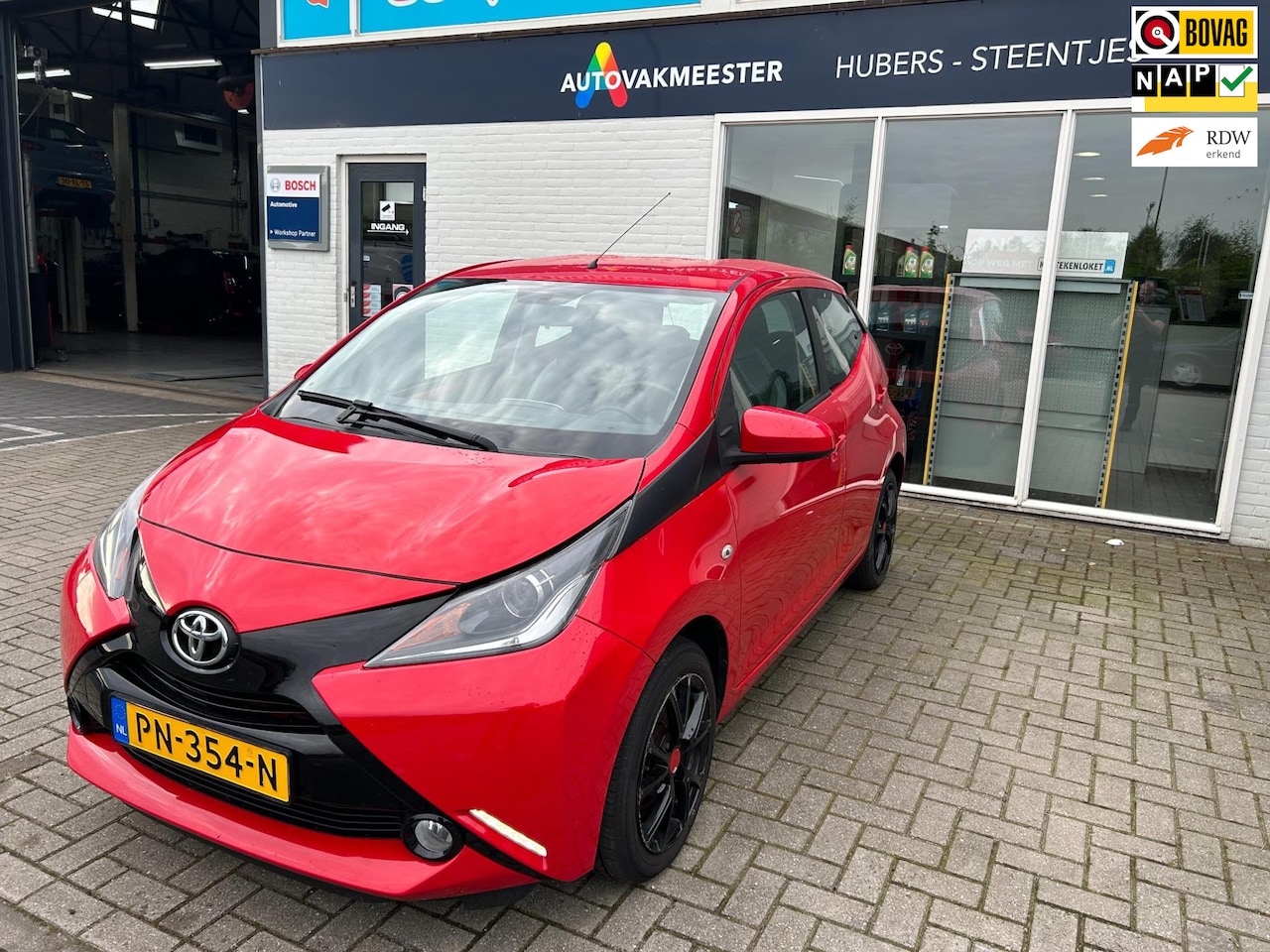 Toyota Aygo - 1.0 VVT-i x-play 1.0 VVT-i x-play - AutoWereld.nl