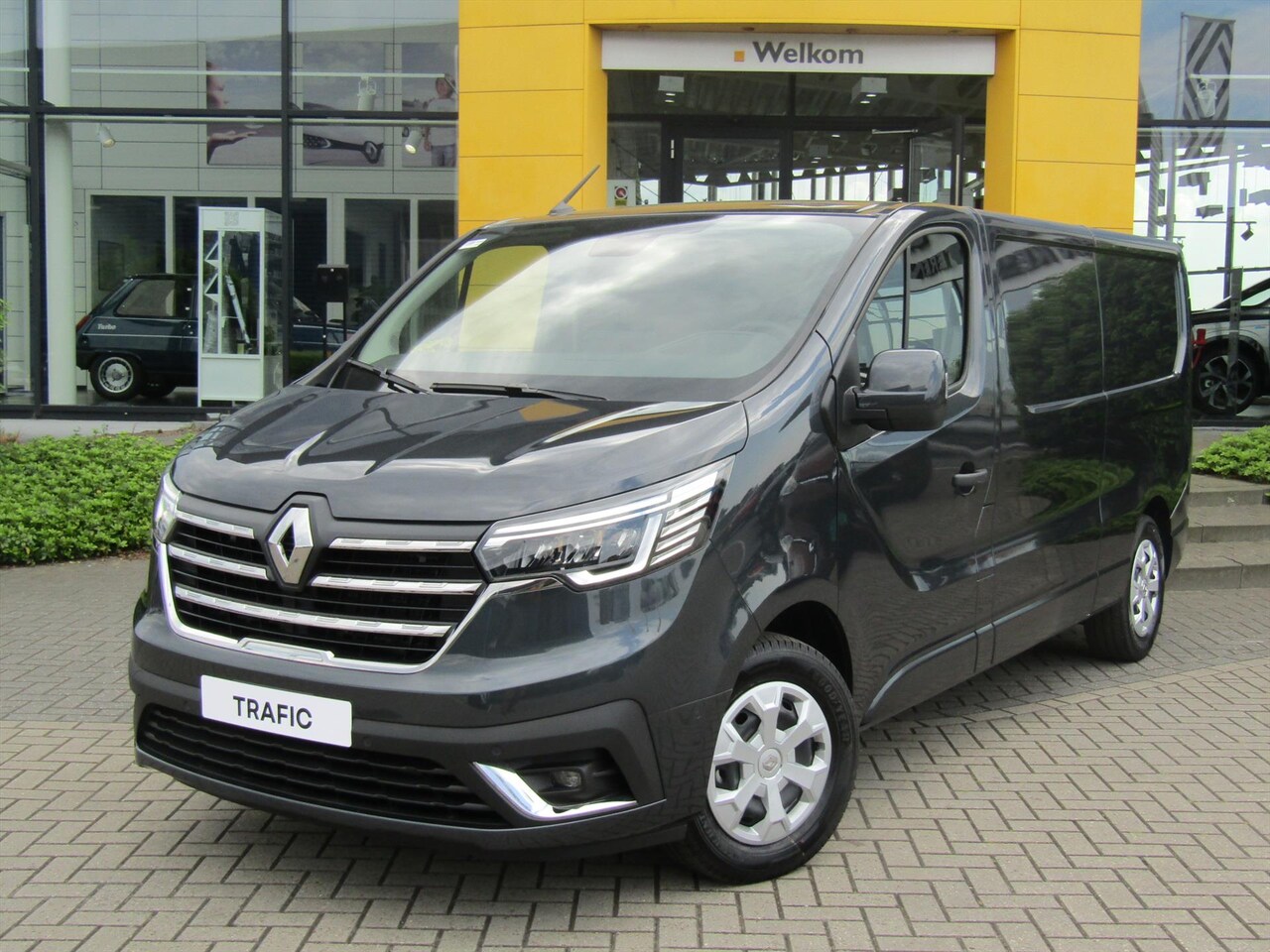 Renault Trafic E-Tech - GB Electric L2H1 T29 Comfort / Navi / Camera / Blind Spot Warning / Handsfree Card - AutoWereld.nl