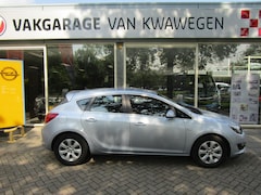 Opel Astra - 1.4 NAVIGATIE / BLUETOOTH / PARKEERSENS