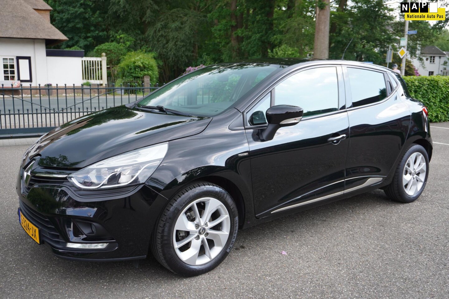 Renault Clio - 1.2 TCe Intens Airco Navi Cruise Pdc - AutoWereld.nl