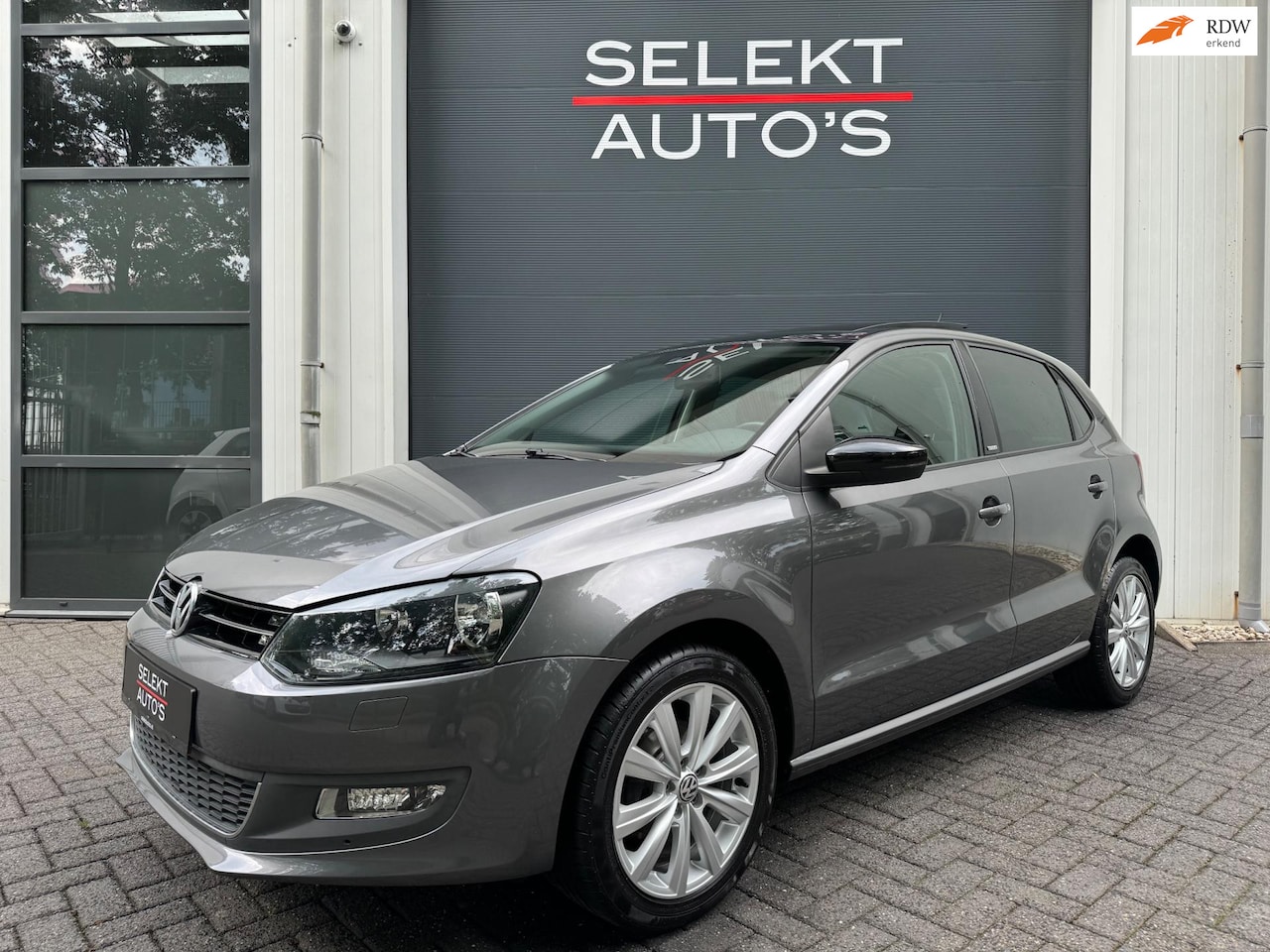 Volkswagen Polo - 1.4-16V Style Panoramadak/Airco/Cruise/Navigatie/AUX/Stoelverwarming/Elekt Ramen/Elekt Spi - AutoWereld.nl