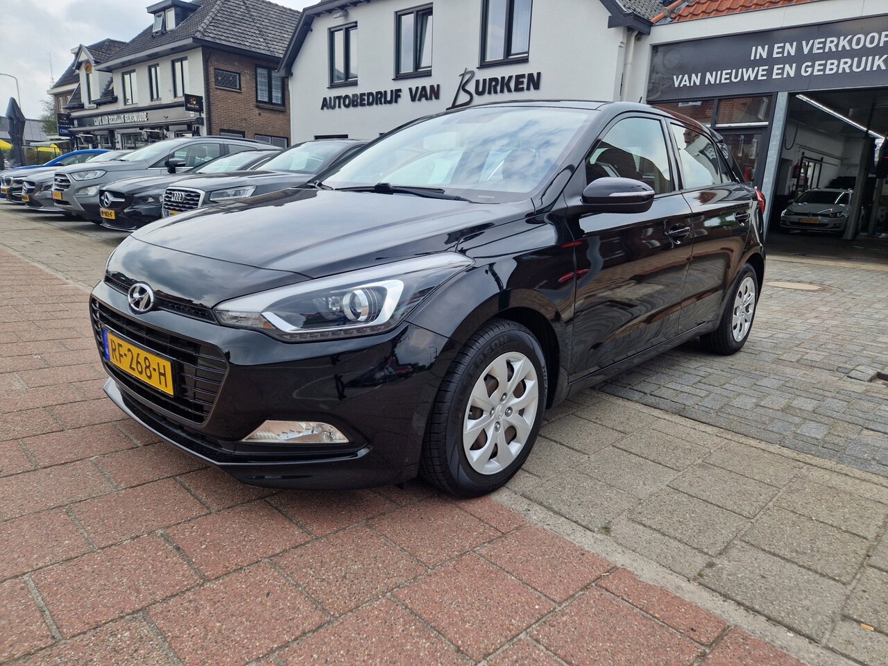 Hyundai i20 - 1.0 T-GDI Comfort 1.0 T-GDI Comfort, Navigatie,Climate control,Achteruitrij camera,Parkeersensoren - AutoWereld.nl