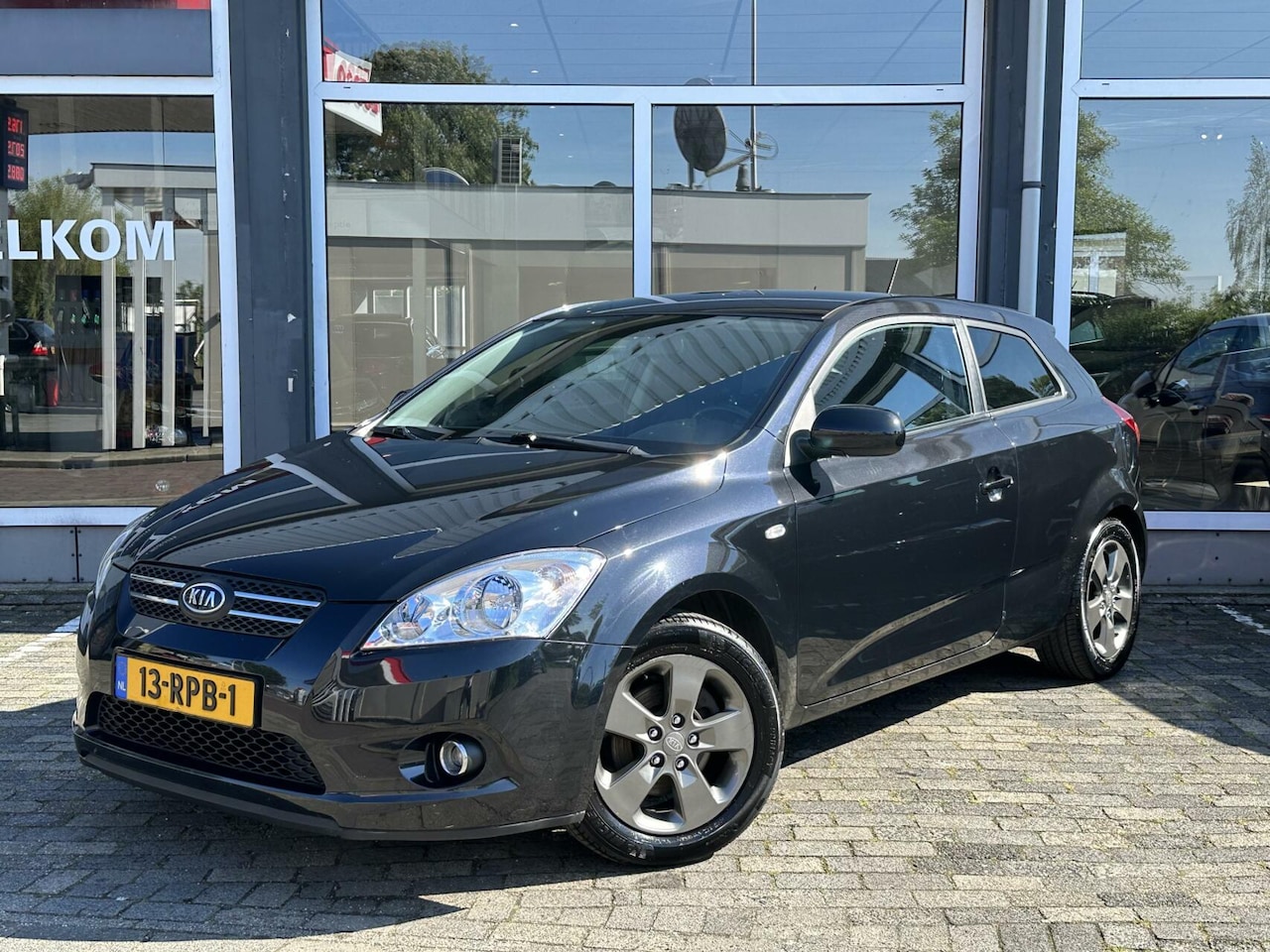 Kia Pro cee'd - 1.4 CVVT Seven Airco Navi New Distributieset, - AutoWereld.nl