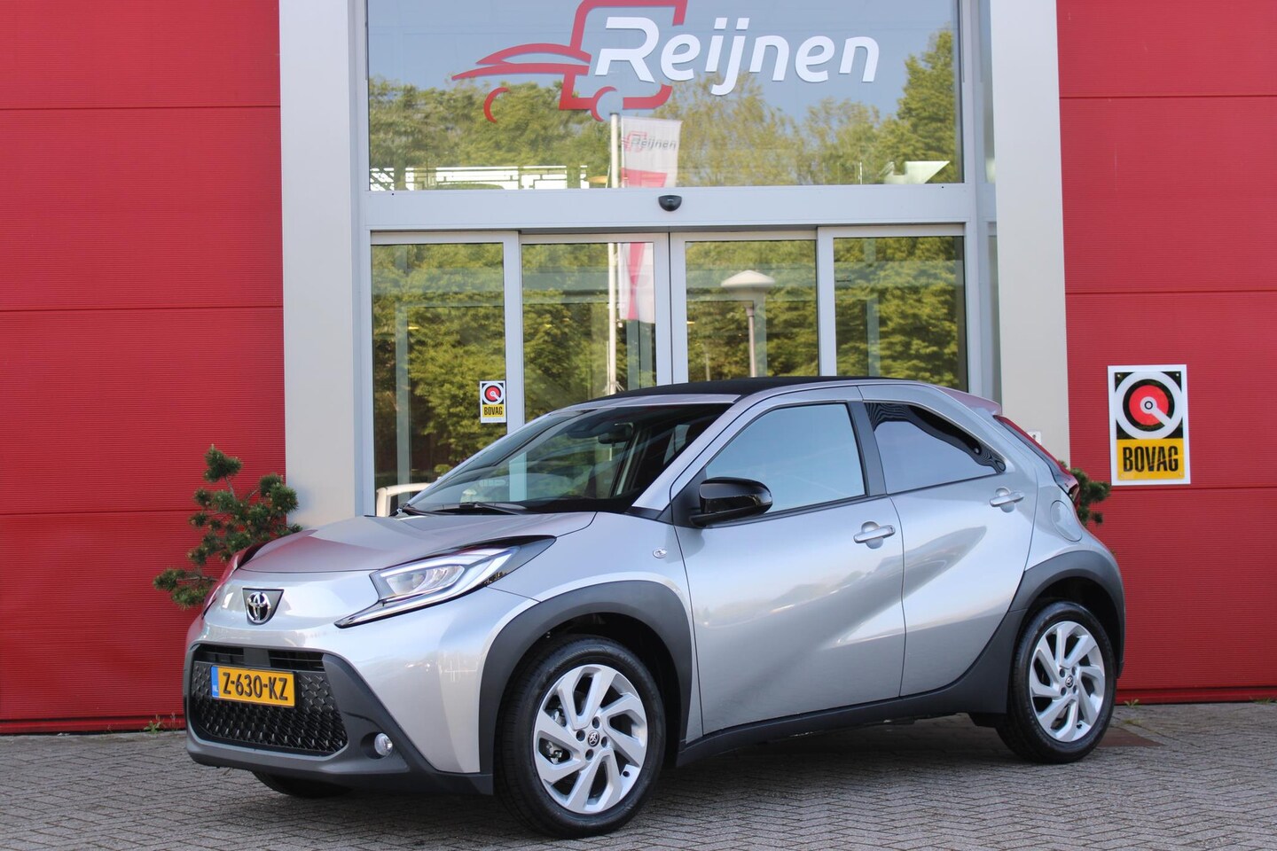 Toyota Aygo X - 1.0 VVT-i MT 74PK AUTOMAAT PULSE CABRIO | CABRIODAK  l AIRCO l NAVIGATIE | 17 "INCH LICHTM - AutoWereld.nl