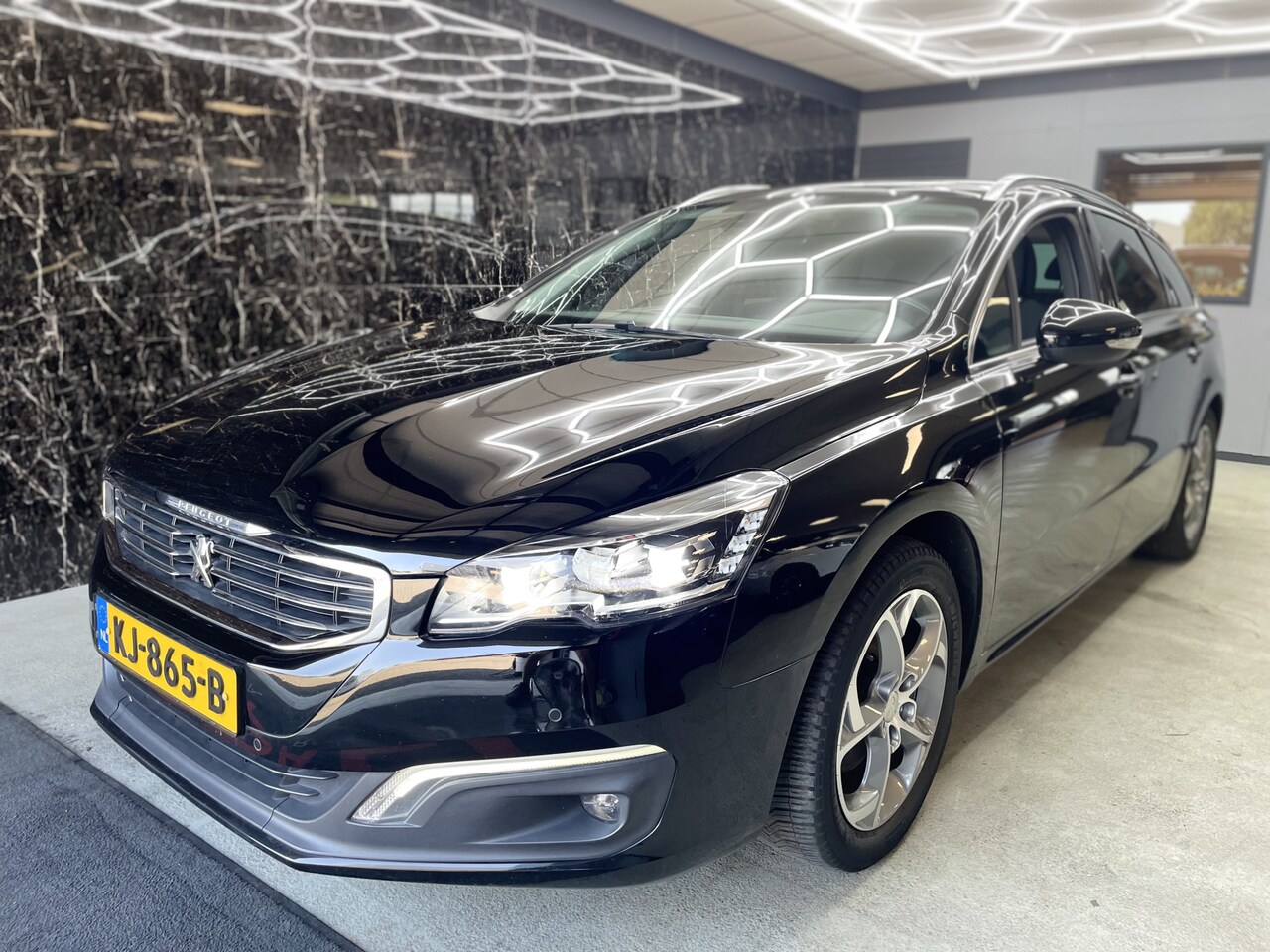 Peugeot 508 SW - 1.6 e-THP Blue Lease Executive 1.6 e-THP Blue Lease Executive - AutoWereld.nl