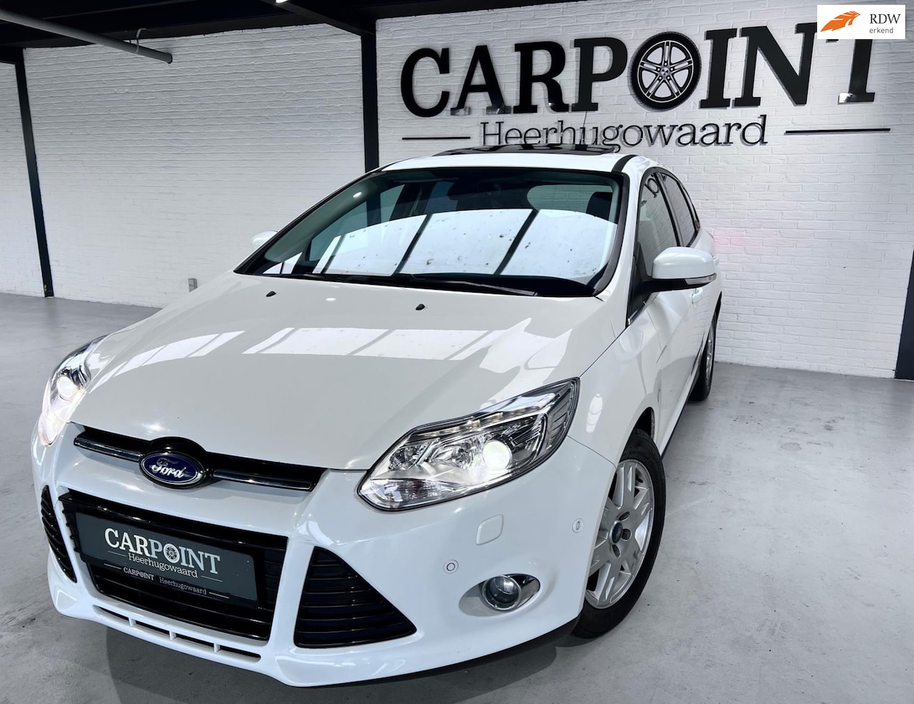 Ford Focus - 1.0 EcoBoost Titanium 125PK 2013 Schuifdak Navi Xenon Parkpilot Motor Revisie! - AutoWereld.nl