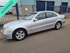 Mercedes-Benz E-klasse - 240 Avantgarde Aut. *199.916 KM*CLIMA*LEER*NAVI*16 INCH