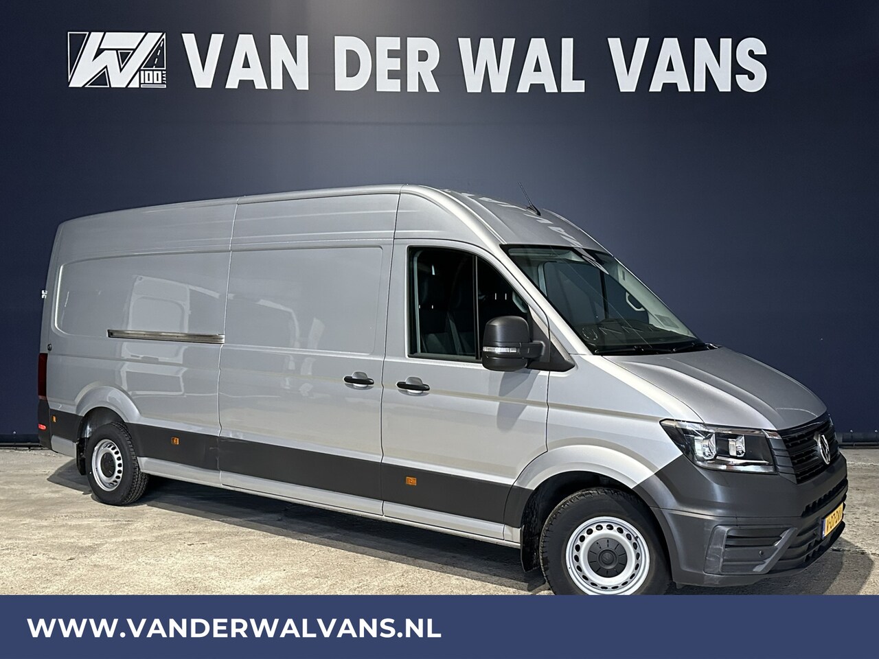 Volkswagen Crafter - 2.0TDI 141pk L4H3 L3H2 Euro6 Airco | 3000kg Trekvermogen | Camera | Apple Carplay | Androi - AutoWereld.nl